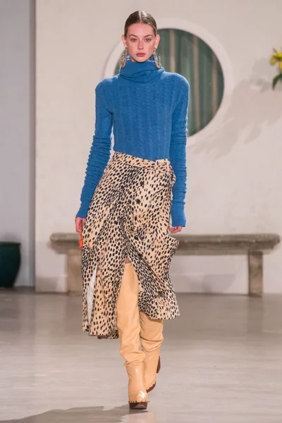 Look 12